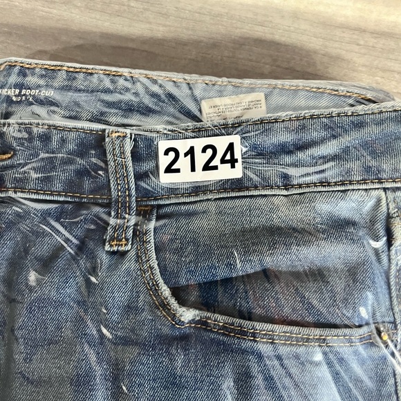 Old Navy Kicker Bootcut Mid Rise Jeans Womens 12 Blue Denim Stretch Faded 2124 - Picture 9 of 9